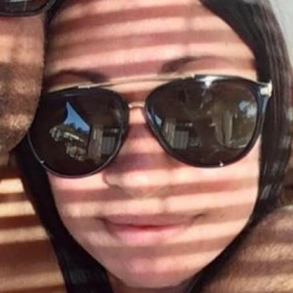 Meet your Posher, Leah